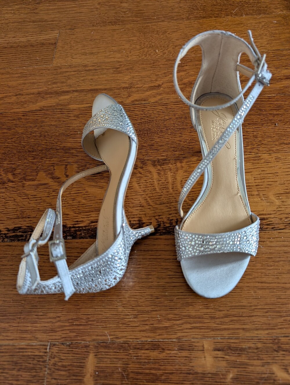 Jewel by Badgley Mischka Silver Embellished Strappy Kitten Heel Sandals Size 5